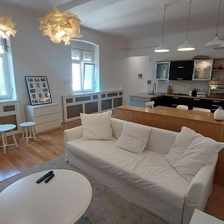 Home S 萨格勒布 外观 照片